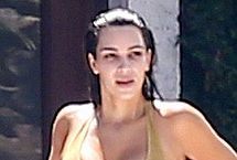 Kim Kardashian Nipslip