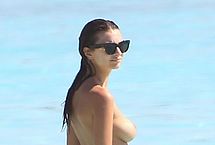 Emily Ratajkowski Nude