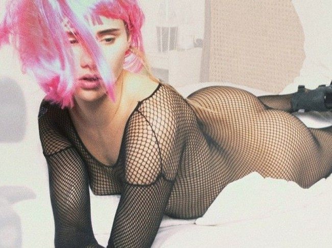 Suki Waterhouse Nude