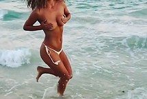 Nina Agdal Nude