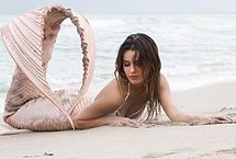 Madison Reed and Victoria Justice Nude