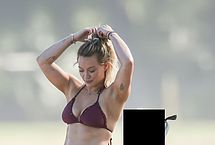 Hilary Duff Nude