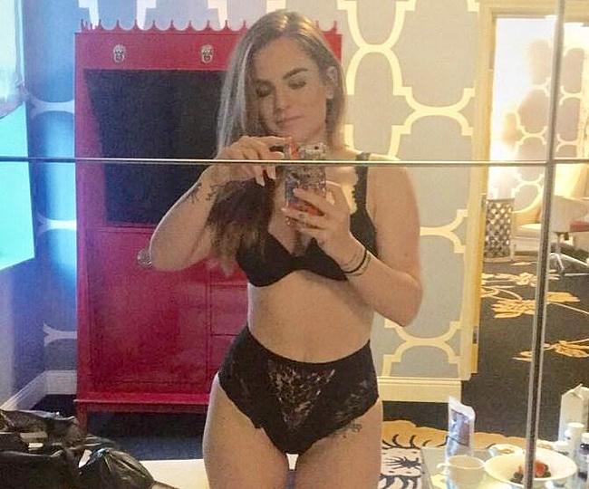 JoJo Levesque Nude