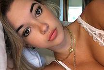 Sarah Snyder Nude