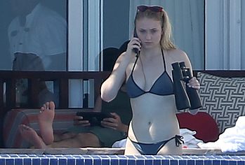 Sophie Turner Nude