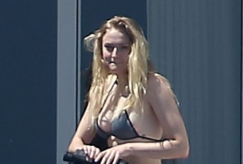 Sophie Turner Nude