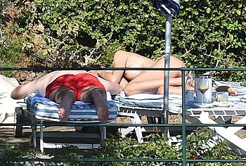 Laura Barriales Nude