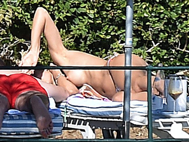 Laura Barriales Nude