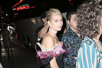 Hailey Baldwin Nude
