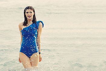 Alexandra Daddario Nude