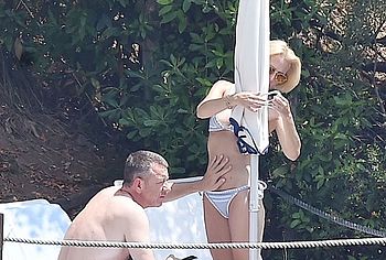 Gillian Anderson Nude