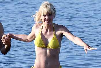 Anna Faris Nude