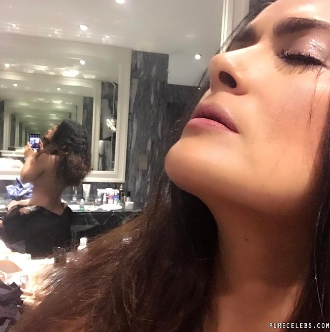 Salma Hayek Nude