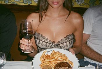 Emily Ratajkowski Nude