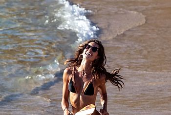 Izabel Goulart Nude