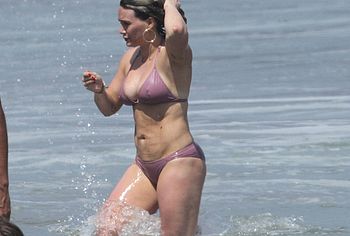 Hilary Duff Nude