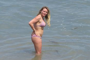Hilary Duff Nude