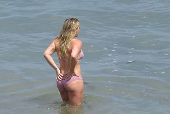 Hilary Duff Nude