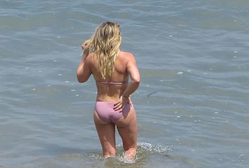 Hilary Duff Nude