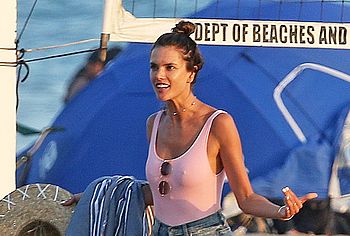Alessandra Ambrosio Nude