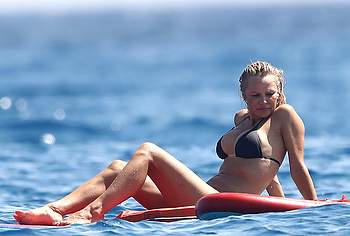 Pamela Anderson Nude