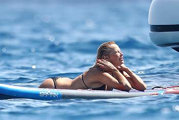 Pamela Anderson Nude