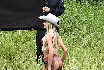 Candice Swanepoel & Josephine Skriver Nude