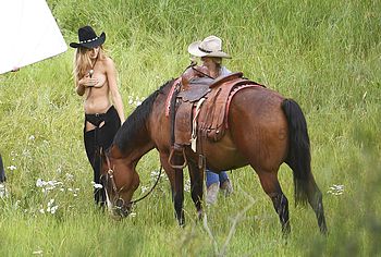 Josephine Skriver Nude