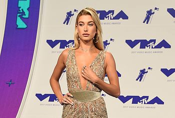 Hailey Baldwin Nude