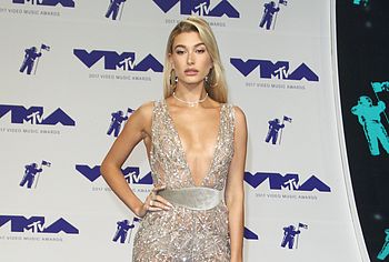 Hailey Baldwin Nude