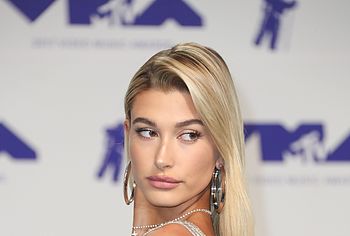 Hailey Baldwin Nude