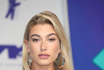 Hailey Baldwin Nude