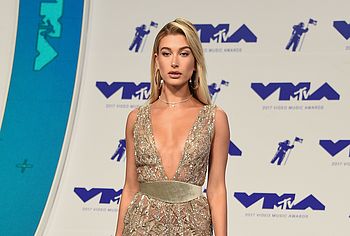 Hailey Baldwin Nude