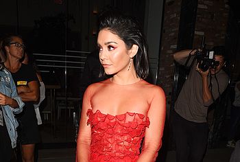 Vanessa Hudgens nude