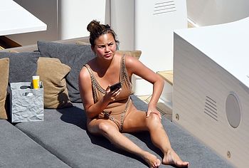 Chrissy Teigen Nude