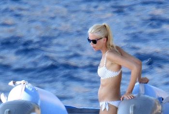 Claudia Schiffer Nude