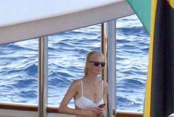 Claudia Schiffer Nude