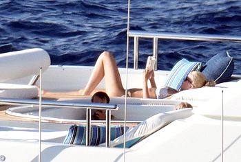 Claudia Schiffer Nude