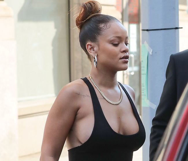 Rihanna Nude