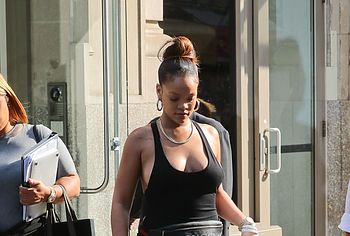 Rihanna Nude