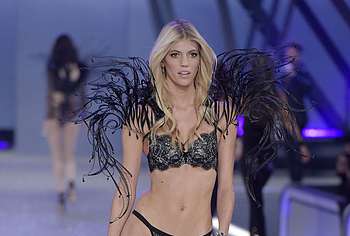 Devon Windsor Nude