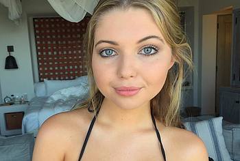 Sammi Hanratty Nude