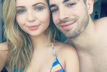 Sammi Hanratty Nude