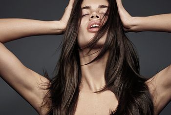 Sara Sampaio Nude