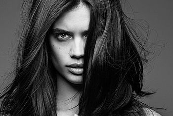 Sara Sampaio Nude