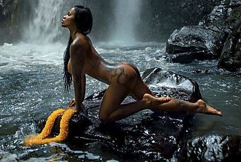 Serliana Rosida Nude