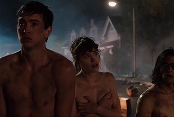 Mackenzie Davis And Vanessa Hudgens Nude