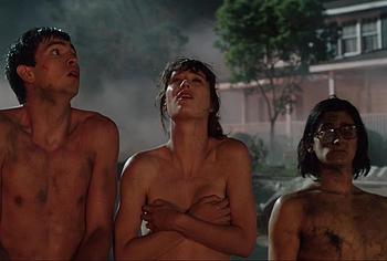 Mackenzie Davis And Vanessa Hudgens Nude