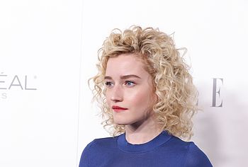 Julia Garner Nude