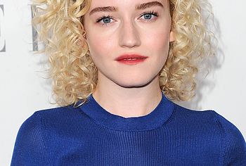 Julia Garner Nude